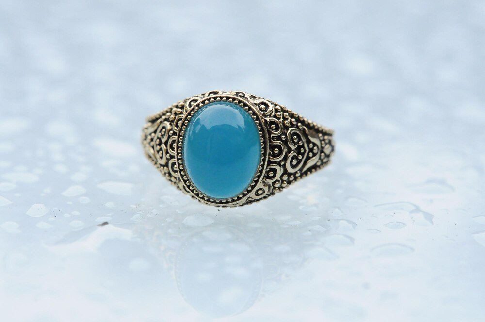 pierscionki-z-akwamarynem-piekno-i-elegancja-w-jednym